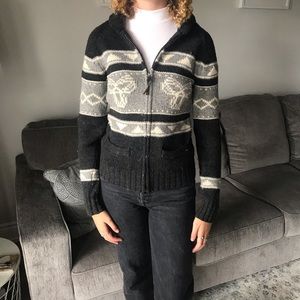 Aritzia TNA 100% Lambswool “Sea to Sky” Sweater